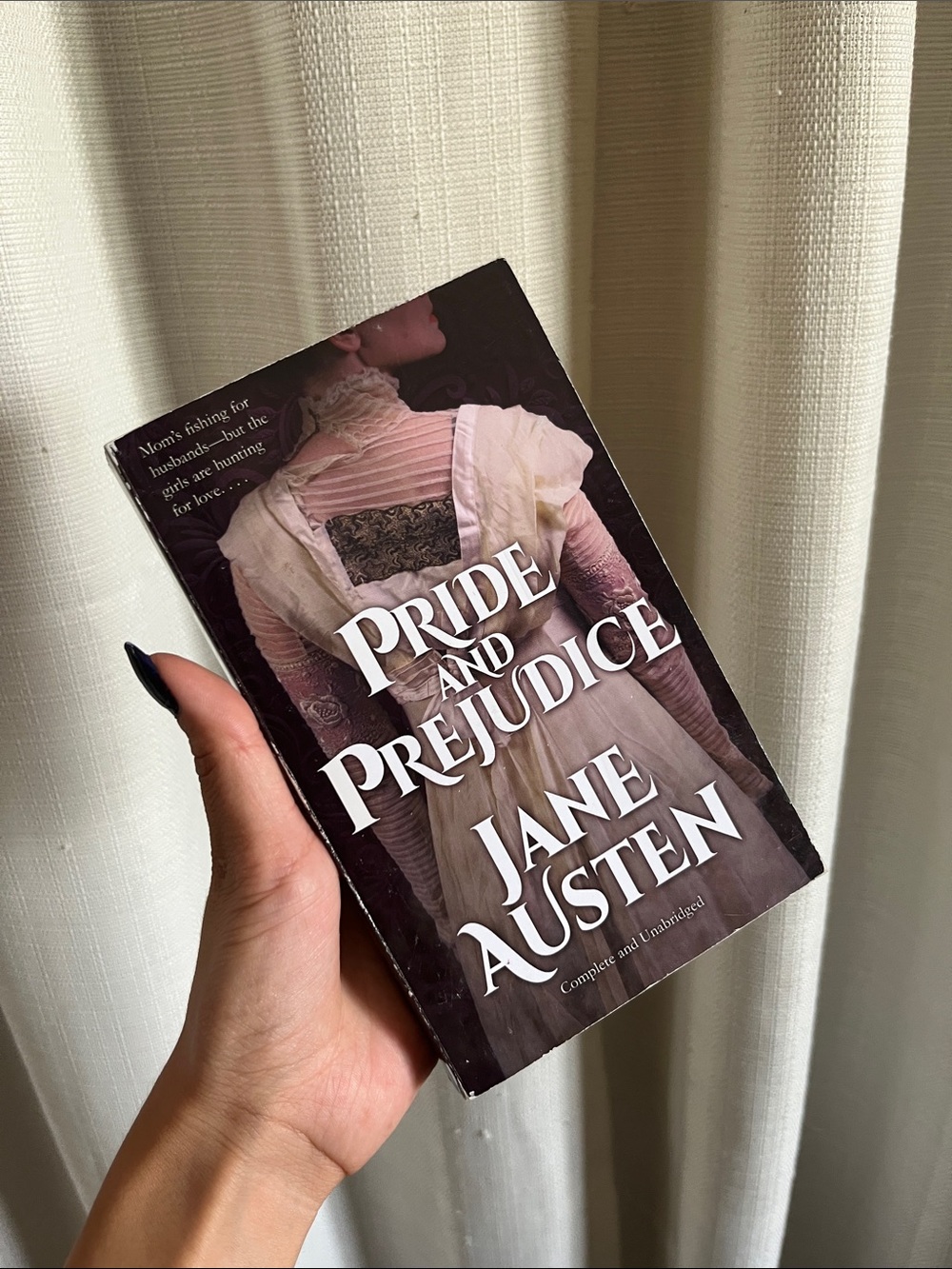 Pride and Prejudice by Jane Austen - Paperback (Black & Cream Cover)